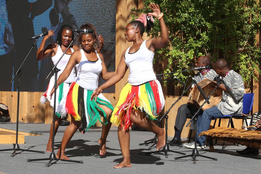 Per il National Day oggi  la volta del Mozambico (Fotograma)